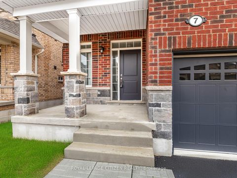 Photo 2 at 7 Wayne Allison Drive, Sutton & Jackson's Point, Georgina