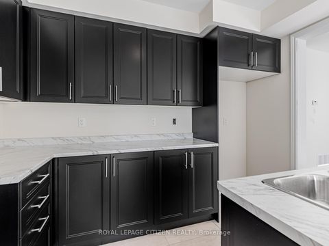 Photo 11 at 7 Wayne Allison Drive, Sutton & Jackson's Point, Georgina