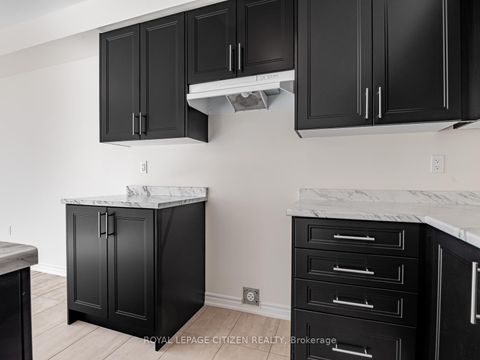 Photo 12 at 7 Wayne Allison Drive, Sutton & Jackson's Point, Georgina