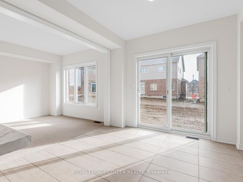 Photo 15 at 7 Wayne Allison Drive, Sutton & Jackson's Point, Georgina