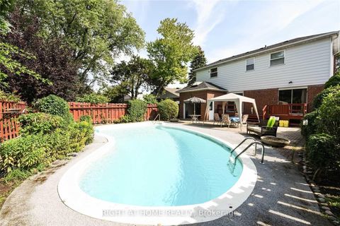 Photo 2 at 21 Mitre Place, The Westway, Toronto