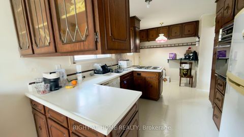 Photo 9 at 21 Mitre Place, The Westway, Toronto