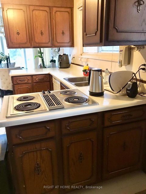 Photo 11 at 21 Mitre Place, The Westway, Toronto