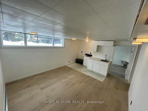 Photo 30 at 21 Mitre Place, The Westway, Toronto