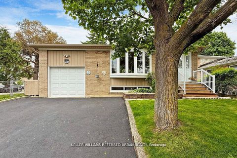 Photo 2 at 11 Midcroft Drive, Malvern West, Toronto