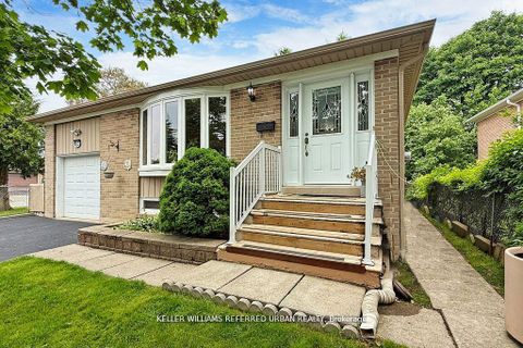 Photo 3 at 11 Midcroft Drive, Malvern West, Toronto