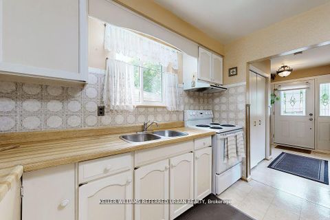 Photo 11 at 11 Midcroft Drive, Malvern West, Toronto