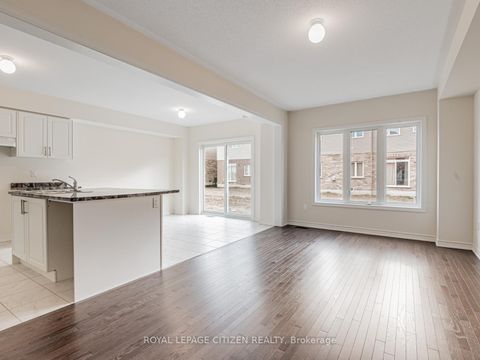 Photo 7 at 5 Wayne Allison Drive, Sutton & Jackson's Point, Georgina