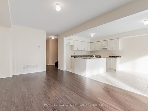 Photo 10 at 5 Wayne Allison Drive, Sutton & Jackson's Point, Georgina