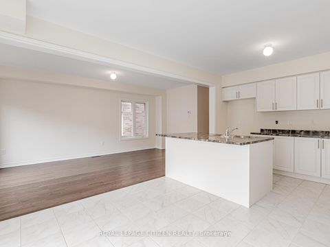 Photo 18 at 5 Wayne Allison Drive, Sutton & Jackson's Point, Georgina