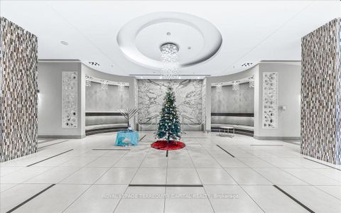 Photo 2 at 505 - 85 North Park Road, Beverley Glen, Vaughan