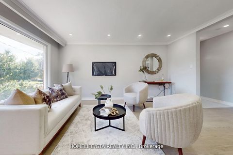 Photo 2 at 16 Woolwick Drive, Woburn, Toronto