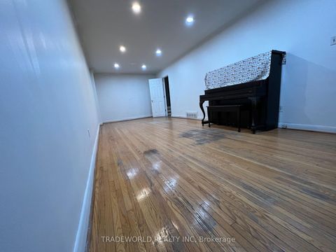 Photo 4 at 25 Linelle Street, Westgate, Toronto