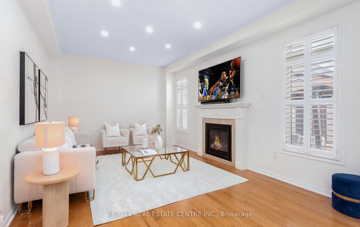 Photo 10 at 157 Niagara Trail, Georgetown, Halton Hills