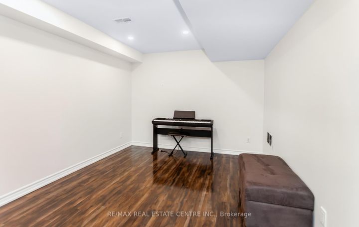 Photo 37 at 157 Niagara Trail, Georgetown, Halton Hills