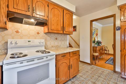 Photo 12 at 101 Benjamin Boake Trail, York University Heights, Toronto