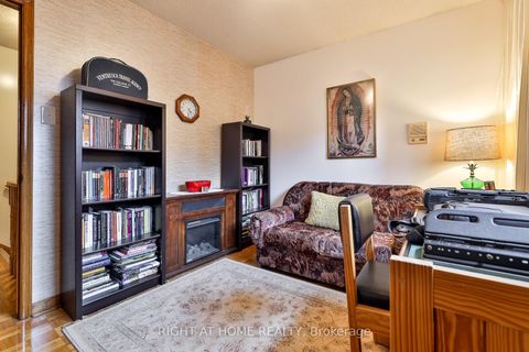 Photo 23 at 101 Benjamin Boake Trail, York University Heights, Toronto