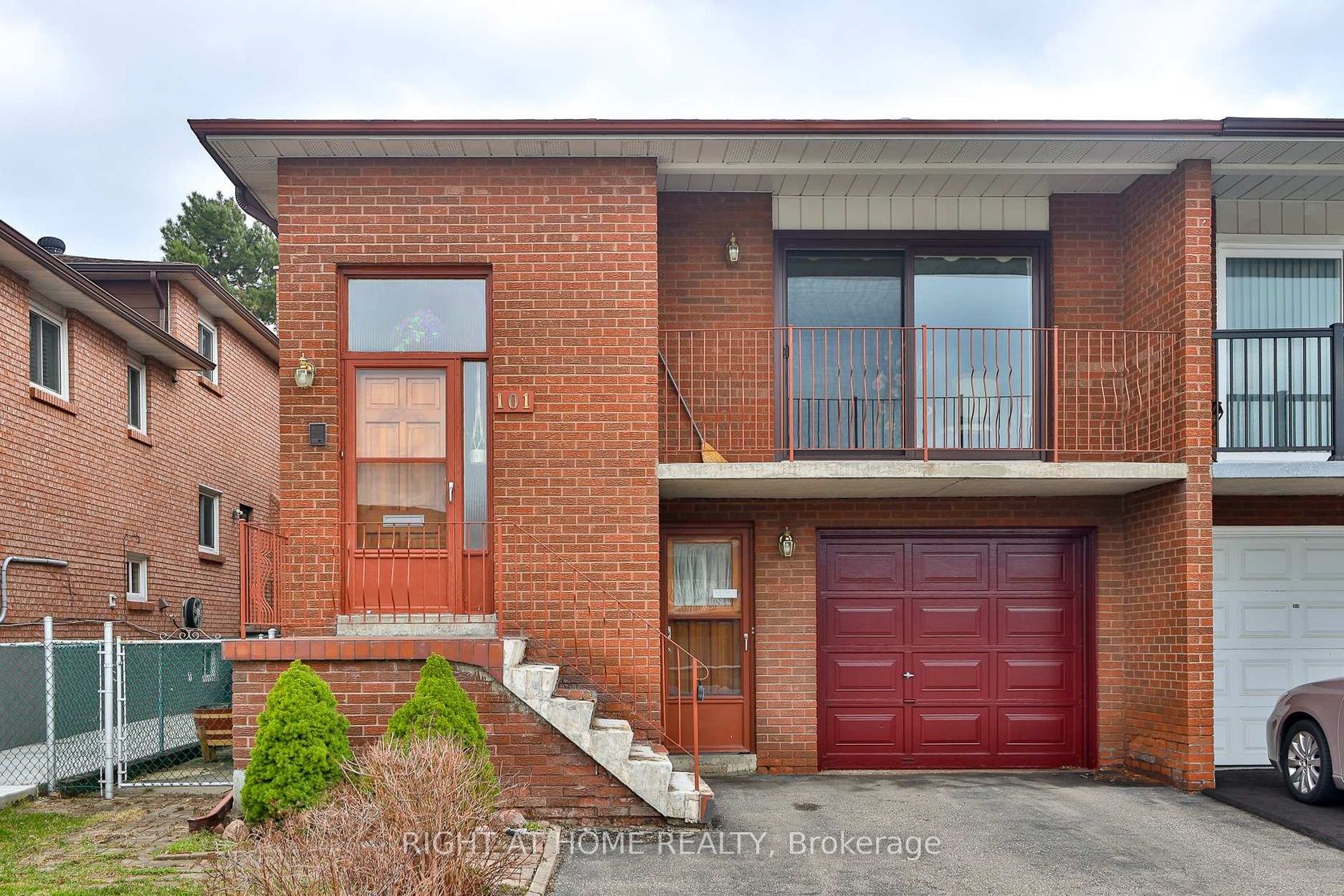 101 Benjamin Boake Trail, York University Heights, Toronto photo number 2