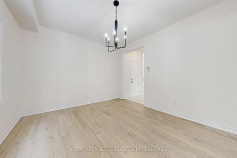 Photo 3 at 129 Cliff Thompson Crescent, Sutton & Jackson's Point, Georgina