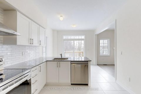 Photo 12 at 129 Cliff Thompson Crescent, Sutton & Jackson's Point, Georgina