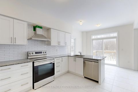 Photo 13 at 129 Cliff Thompson Crescent, Sutton & Jackson's Point, Georgina