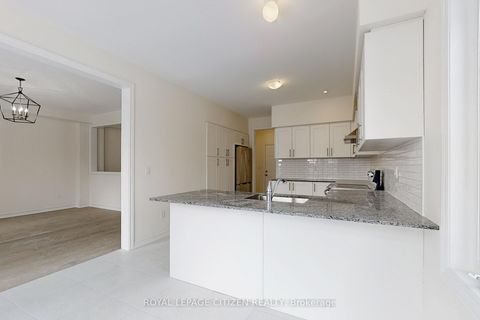 Photo 15 at 129 Cliff Thompson Crescent, Sutton & Jackson's Point, Georgina