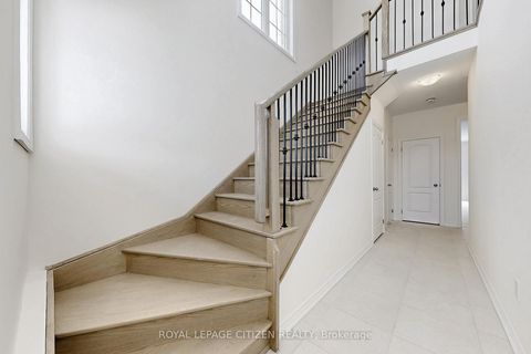 Photo 19 at 129 Cliff Thompson Crescent, Sutton & Jackson's Point, Georgina