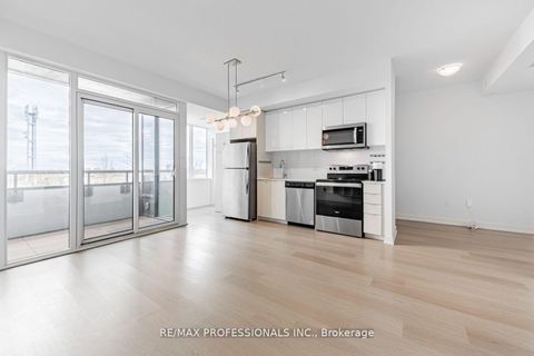 Photo 3 at 313 - 859 The Queensway, Queensway, Toronto
