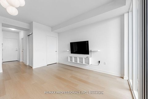 Photo 6 at 313 - 859 The Queensway, Queensway, Toronto