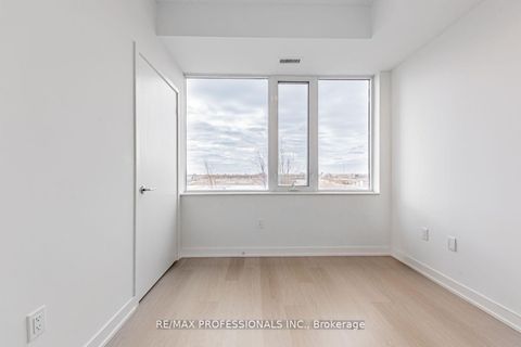 Photo 11 at 313 - 859 The Queensway, Queensway, Toronto
