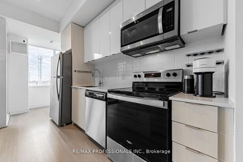 Photo 17 at 313 - 859 The Queensway, Queensway, Toronto