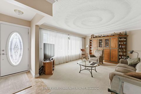 Photo 13 at 154 Hollingsworth Drive, King City, King