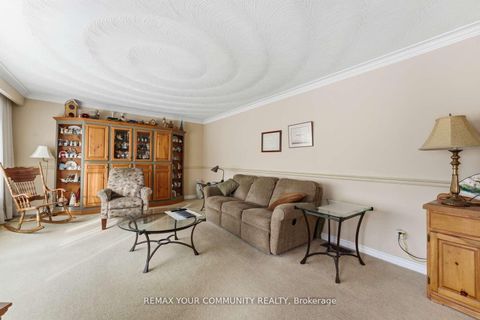 Photo 14 at 154 Hollingsworth Drive, King City, King