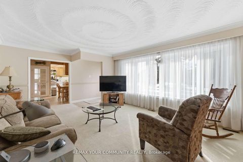 Photo 15 at 154 Hollingsworth Drive, King City, King