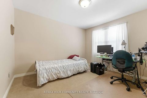 Photo 18 at 154 Hollingsworth Drive, King City, King