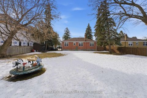 Photo 33 at 154 Hollingsworth Drive, King City, King