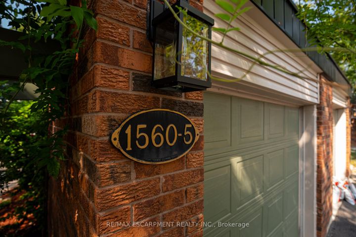 Photo 2 at 5 - 1560 KERNS Road, Tyandaga, Burlington