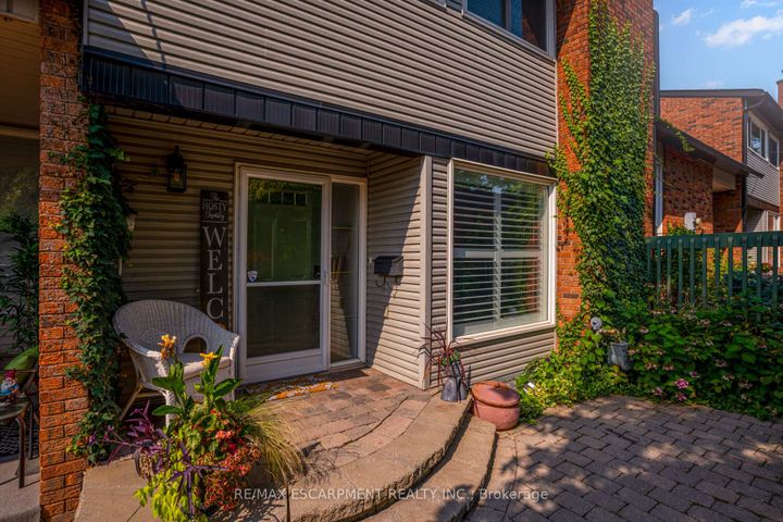 Photo 5 at 5 - 1560 KERNS Road, Tyandaga, Burlington