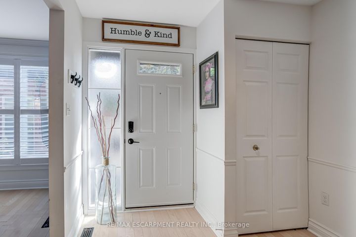 Photo 6 at 5 - 1560 KERNS Road, Tyandaga, Burlington