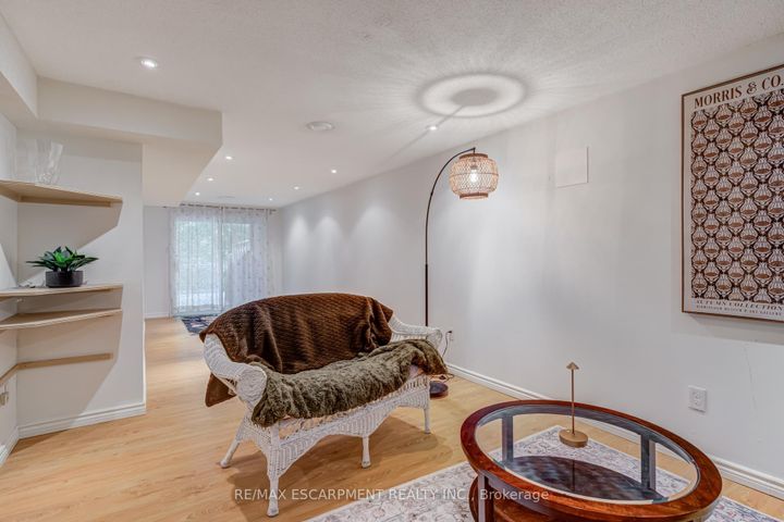 Photo 33 at 5 - 1560 KERNS Road, Tyandaga, Burlington