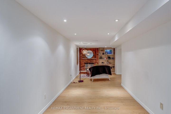 Photo 36 at 5 - 1560 KERNS Road, Tyandaga, Burlington