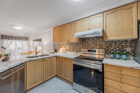 Photo 9 at 15 Amulet Crescent, Rouge Woods, Richmond Hill