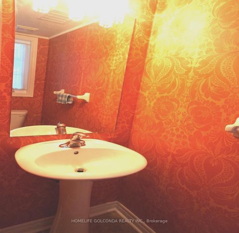 Photo 12 at 15 Amulet Crescent, Rouge Woods, Richmond Hill