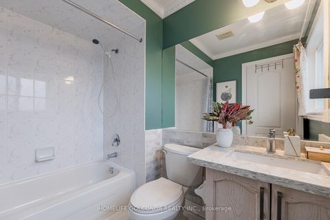 Photo 16 at 15 Amulet Crescent, Rouge Woods, Richmond Hill