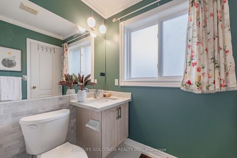 Photo 17 at 15 Amulet Crescent, Rouge Woods, Richmond Hill