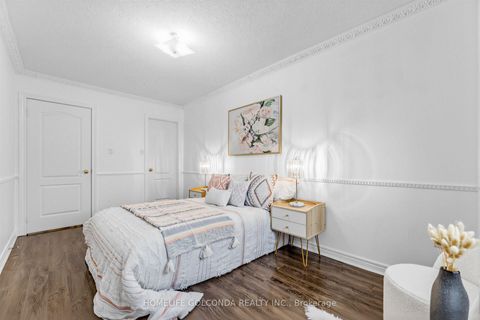 Photo 22 at 15 Amulet Crescent, Rouge Woods, Richmond Hill