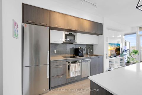 Photo 9 at 421 - 4800 Highway 7, East Woodbridge, Vaughan