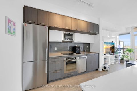 Photo 10 at 421 - 4800 Highway 7, East Woodbridge, Vaughan