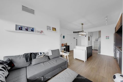 Photo 14 at 421 - 4800 Highway 7, East Woodbridge, Vaughan