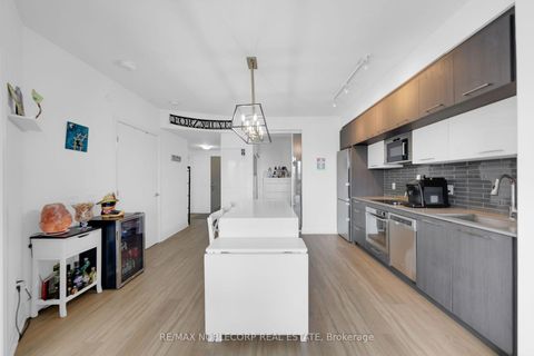 Photo 15 at 421 - 4800 Highway 7, East Woodbridge, Vaughan